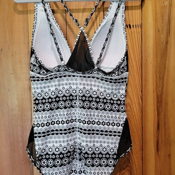 Anne Cole Black and White Patterned Kids One Piece Swimsuit - Picture 2 of 13